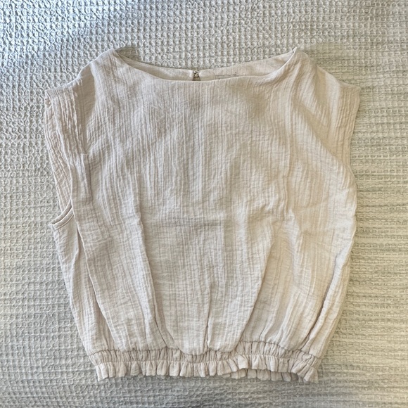 A New Day Sleeveless Crop Top - Picture 5 of 12